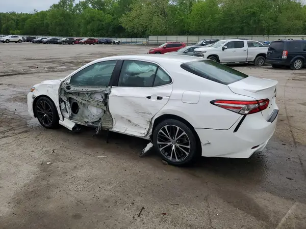4T1B11HK7JU622313 2018 TOYOTA CAMRY - Image 2