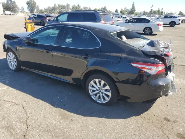 4T1B11HK7JU624756 2018 TOYOTA CAMRY - Image 2