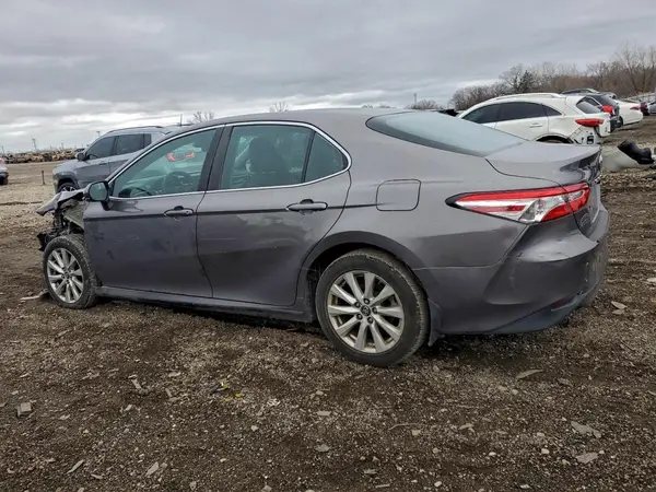 4T1B11HK7JU625857 2018 TOYOTA CAMRY - Image 2
