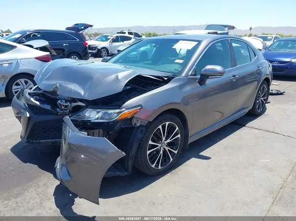 4T1B11HK7JU626359 2018 TOYOTA CAMRY - Image 2
