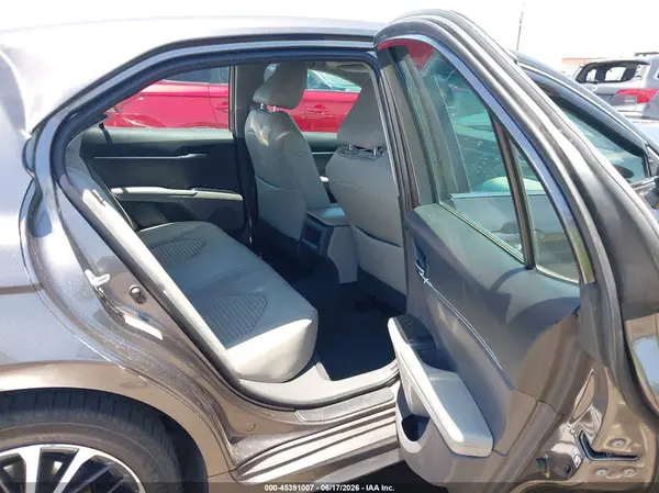 4T1B11HK7JU626359 2018 TOYOTA CAMRY - Image 8