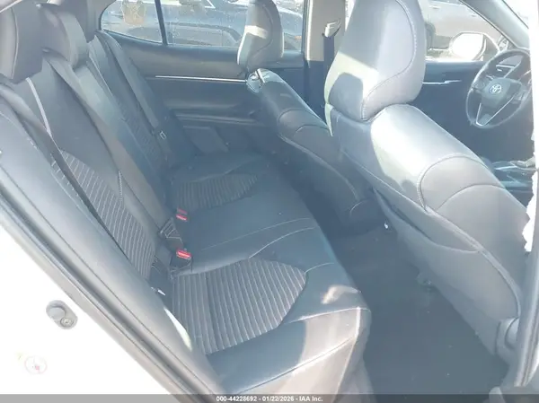 4T1B11HK7JU626751 2018 TOYOTA CAMRY - Image 8