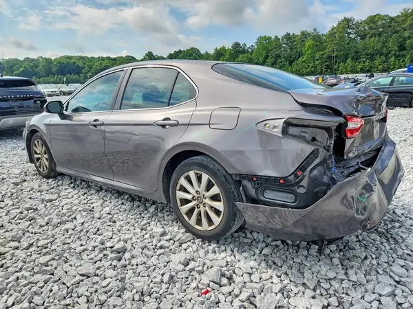 4T1B11HK7JU626961 2018 TOYOTA CAMRY - Image 2