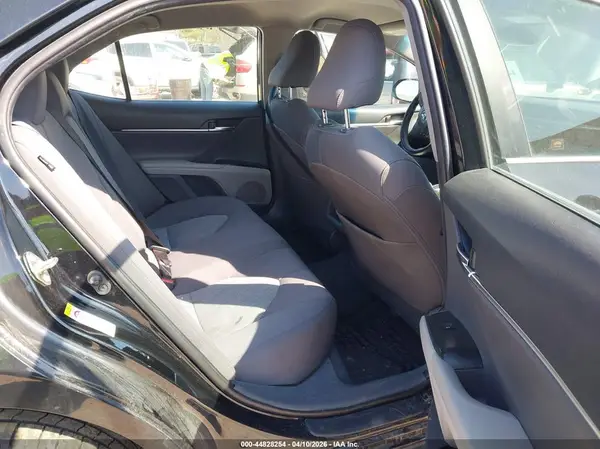 4T1B11HK7JU627303 2018 TOYOTA CAMRY - Image 8