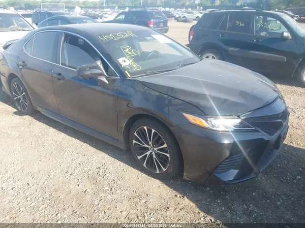 4T1B11HK7JU627754 2018 TOYOTA CAMRY - Image 1