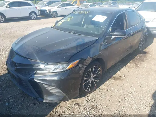 4T1B11HK7JU627754 2018 TOYOTA CAMRY - Image 2