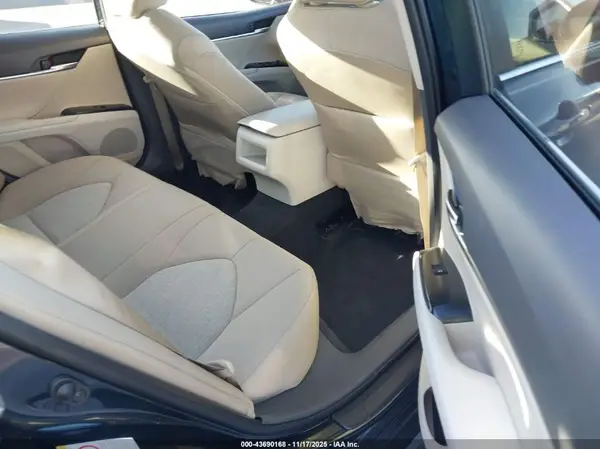 4T1B11HK7JU629651 2018 TOYOTA CAMRY - Image 8