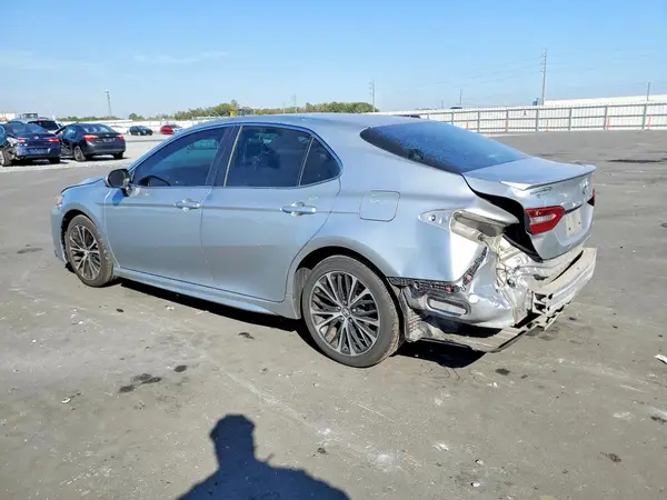 4T1B11HK7JU629679 2018 TOYOTA CAMRY - Image 2