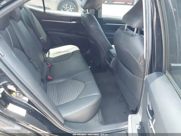 4T1B11HK7JU630038 2018 TOYOTA CAMRY - Image 8