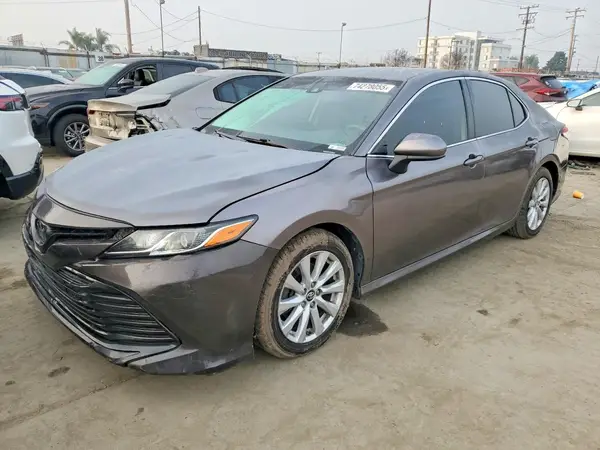 4T1B11HK7JU630136 2018 TOYOTA CAMRY - Image 1