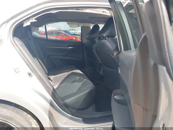 4T1B11HK7JU632839 2018 TOYOTA CAMRY - Image 8