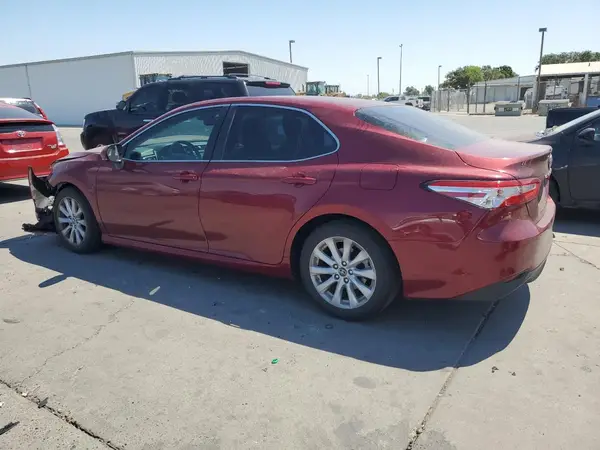 4T1B11HK7JU633215 2018 TOYOTA CAMRY - Image 2