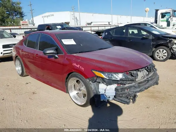 4T1B11HK7JU633263 2018 TOYOTA CAMRY - Image 1