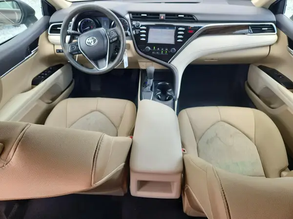 4T1B11HK7JU633781 2018 TOYOTA CAMRY - Image 8