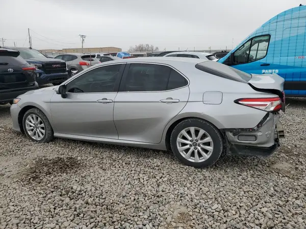 4T1B11HK7JU634767 2018 TOYOTA CAMRY - Image 2