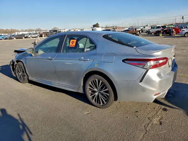 4T1B11HK7JU634803 2018 TOYOTA CAMRY - Image 2