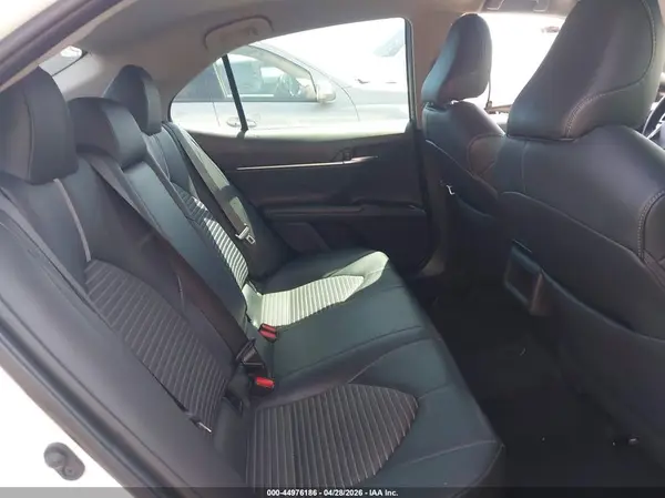 4T1B11HK7JU636678 2018 TOYOTA CAMRY - Image 8