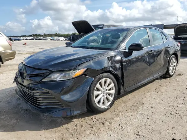 4T1B11HK7JU639368 2018 TOYOTA CAMRY - Image 1
