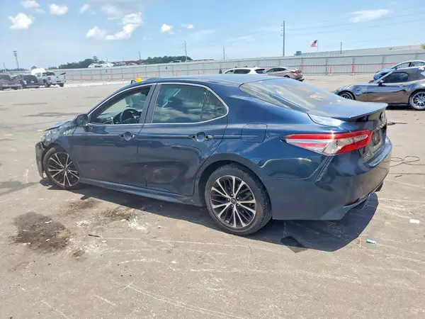 4T1B11HK7JU642240 2018 TOYOTA CAMRY - Image 2