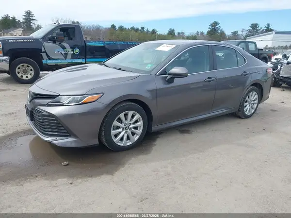 4T1B11HK7JU642495 2018 TOYOTA CAMRY - Image 2