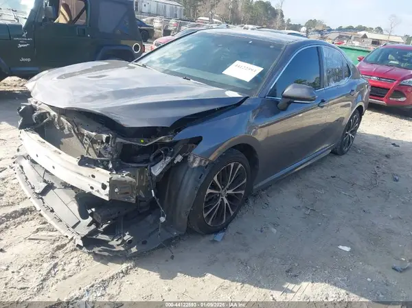 4T1B11HK7JU642531 2018 TOYOTA CAMRY - Image 2