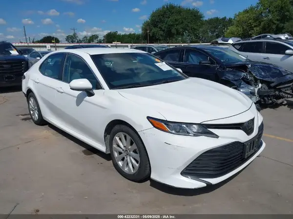 4T1B11HK7JU642545 2018 TOYOTA CAMRY - Image 1