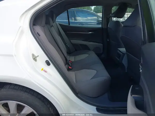 4T1B11HK7JU642545 2018 TOYOTA CAMRY - Image 8