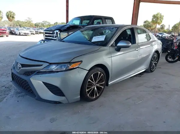 4T1B11HK7JU643131 2018 TOYOTA CAMRY - Image 2