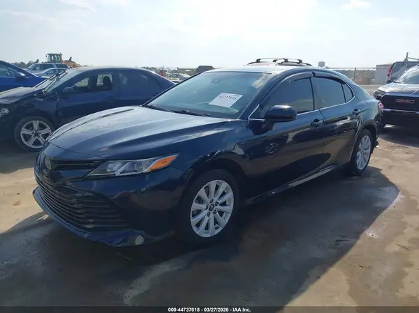 4T1B11HK7JU643145 2018 TOYOTA CAMRY - Image 2