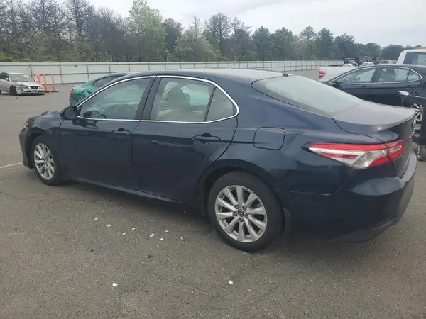 4T1B11HK7JU643274 2018 TOYOTA CAMRY - Image 2
