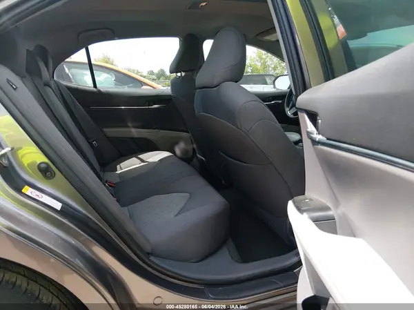 4T1B11HK7JU644263 2018 TOYOTA CAMRY - Image 8
