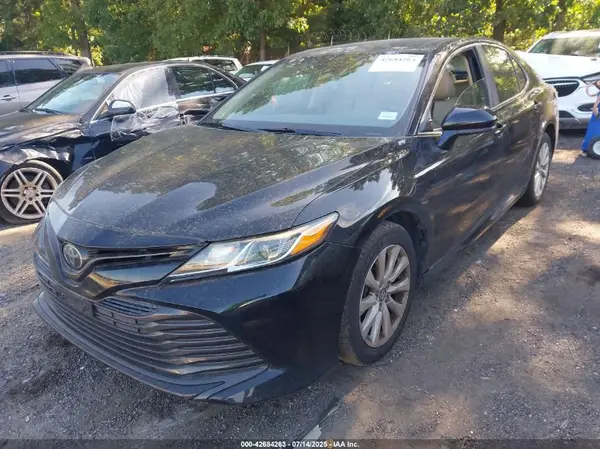 4T1B11HK7JU648135 2018 TOYOTA CAMRY - Image 2