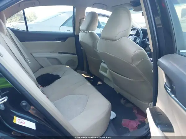 4T1B11HK7JU648135 2018 TOYOTA CAMRY - Image 8