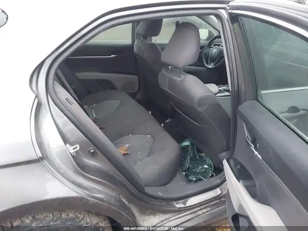 4T1B11HK7JU651228 2018 TOYOTA CAMRY - Image 8