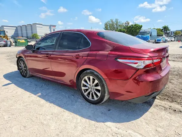 4T1B11HK7JU651617 2018 TOYOTA CAMRY - Image 2