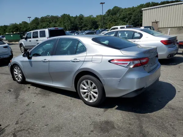 4T1B11HK7JU653853 2018 TOYOTA CAMRY - Image 2