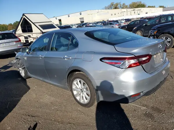 4T1B11HK7JU654274 2018 TOYOTA CAMRY - Image 2