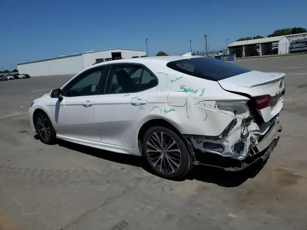 4T1B11HK7JU654372 2018 TOYOTA CAMRY - Image 2
