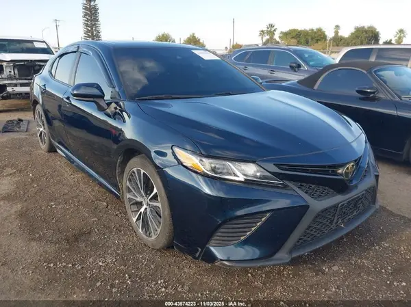 4T1B11HK7JU655246 2018 TOYOTA CAMRY - Image 1