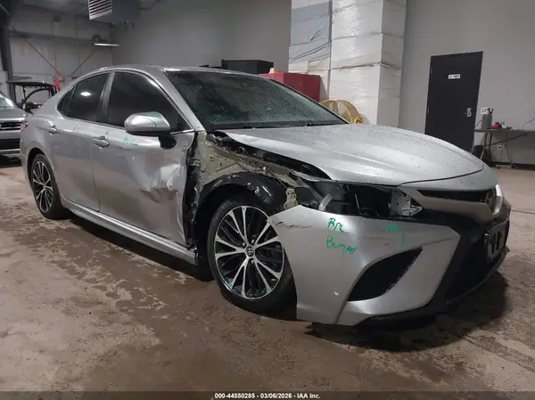 4T1B11HK7JU655831 2018 TOYOTA CAMRY - Image 1
