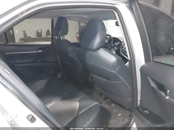 4T1B11HK7JU655831 2018 TOYOTA CAMRY - Image 8