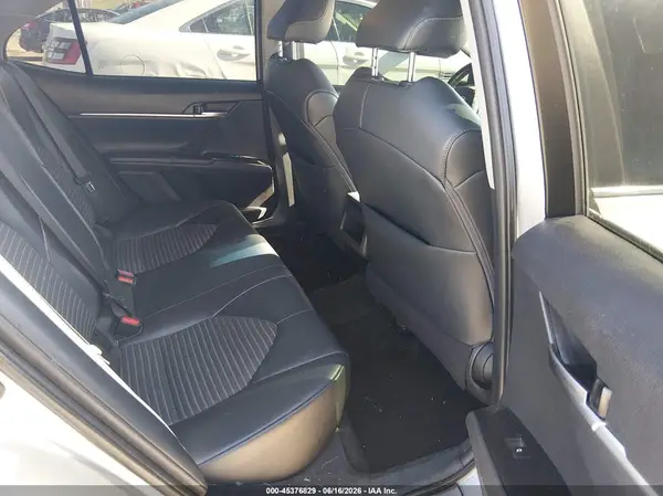4T1B11HK7JU656218 2018 TOYOTA CAMRY - Image 8