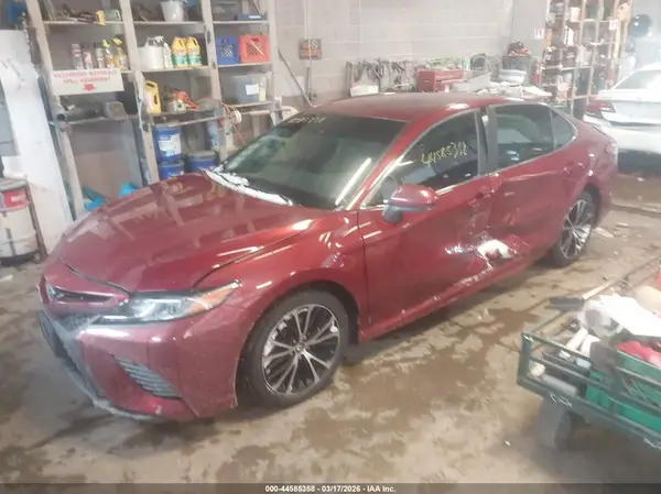 4T1B11HK7JU657143 2018 TOYOTA CAMRY - Image 2