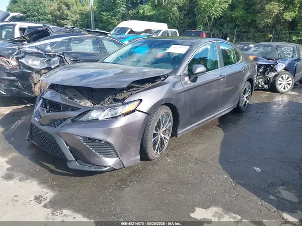 4T1B11HK7JU657949 2018 TOYOTA CAMRY - Image 2