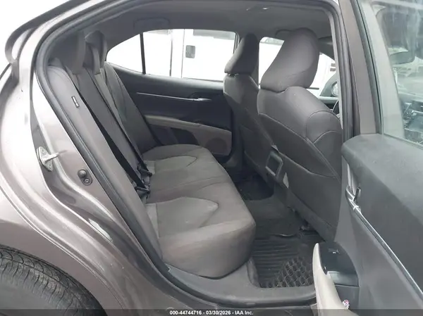 4T1B11HK7JU658891 2018 TOYOTA CAMRY - Image 8