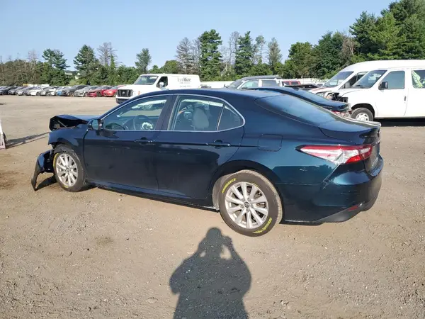 4T1B11HK7JU660513 2018 TOYOTA CAMRY - Image 2
