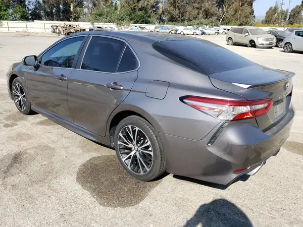 4T1B11HK7JU665159 2018 TOYOTA CAMRY - Image 2