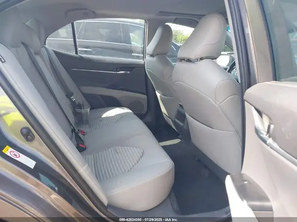 4T1B11HK7JU665386 2018 TOYOTA CAMRY - Image 8