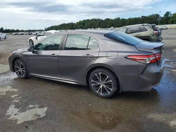 4T1B11HK7JU665887 2018 TOYOTA CAMRY - Image 2