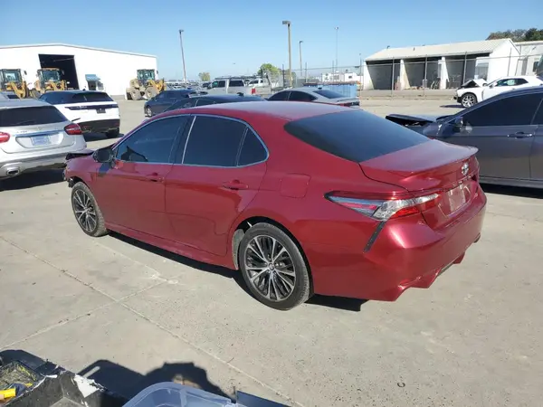 4T1B11HK7JU666330 2018 TOYOTA CAMRY - Image 2